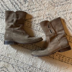 FRYE SZ. 6 BROWN ANKLE BOOTS